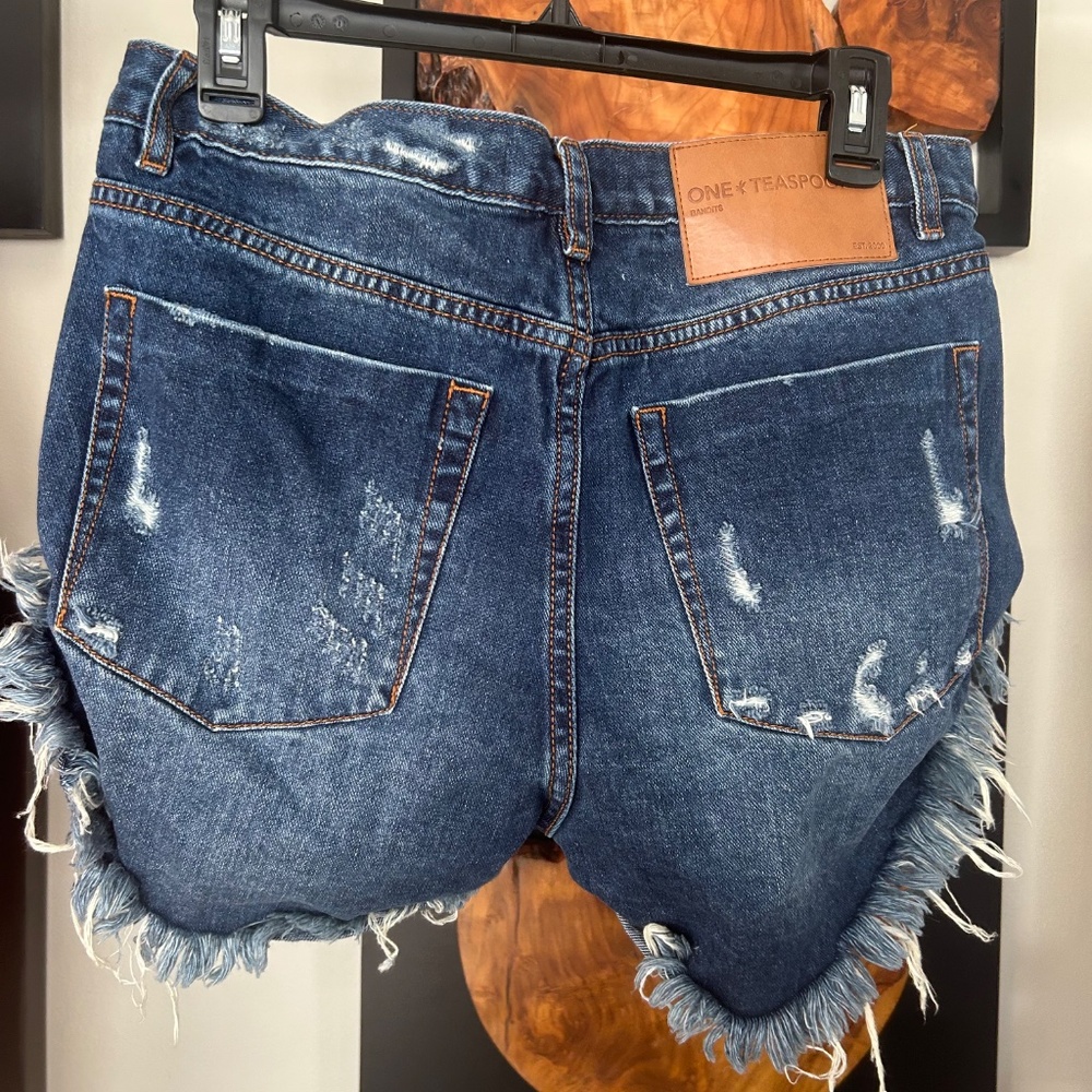 One teaspoon Jean shorts - Picture 2 of 2